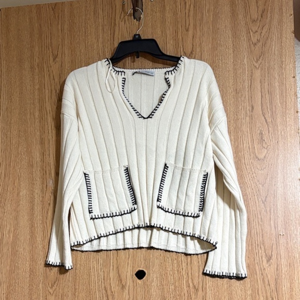 Zara Cream V-Neck Sweater with Black Accents